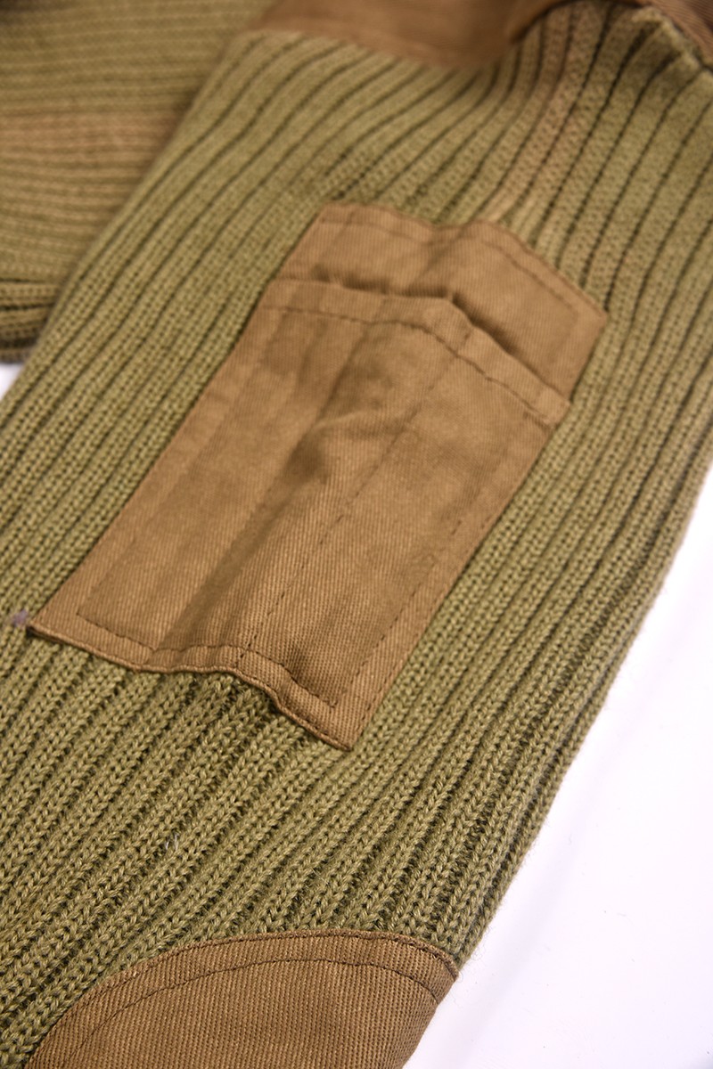 suéter estilo militar